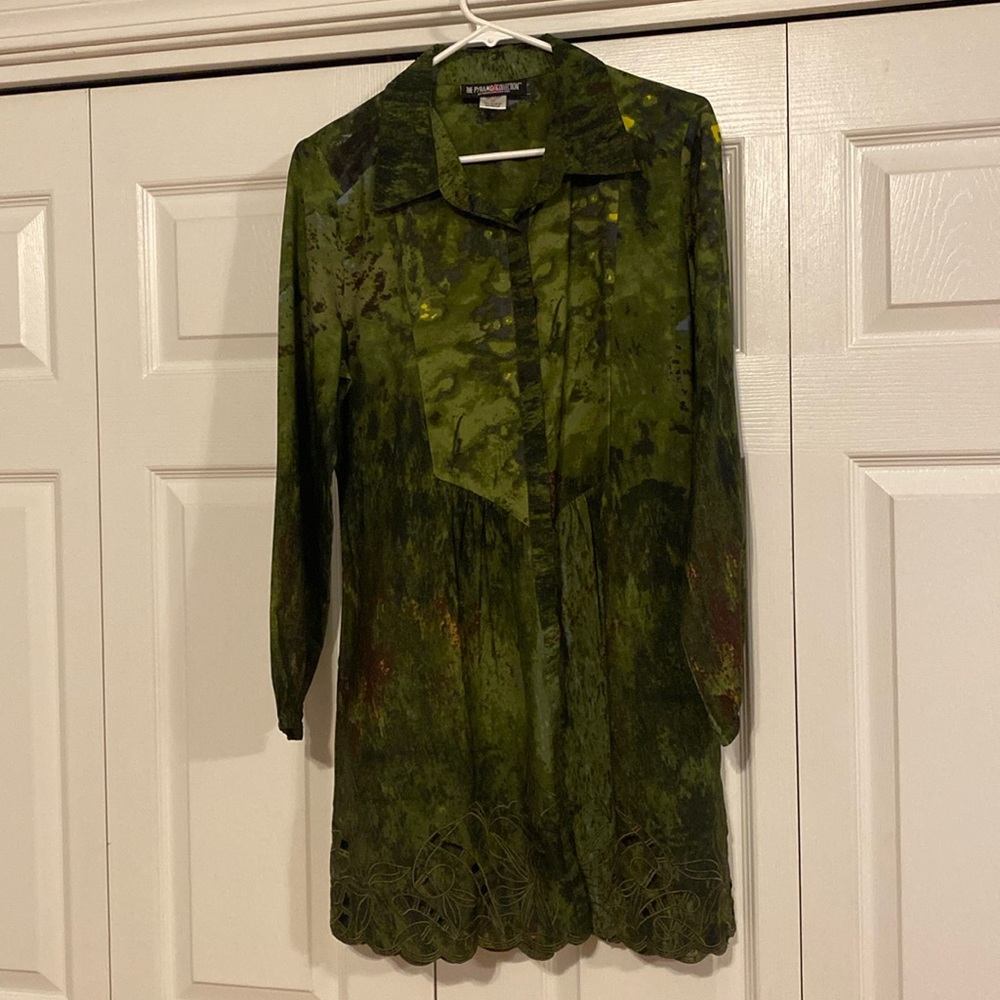 Women’s dress/long blouse